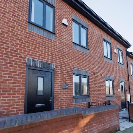 Luxury 3-Bedroom, 2-Bathroom Home Sleeps 7 People Liverpool Exterior photo